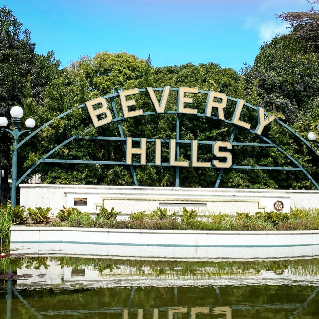 Beverly Hills sign arch over reflecting pond