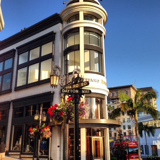 Luxury shopping on Rodeo Drive in Beverly Hills – A world-famous destination included in Tour Du Jour’s private SUV excursions.